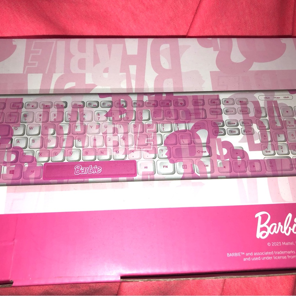 Barbie Keyboard - Picture 2 of 3